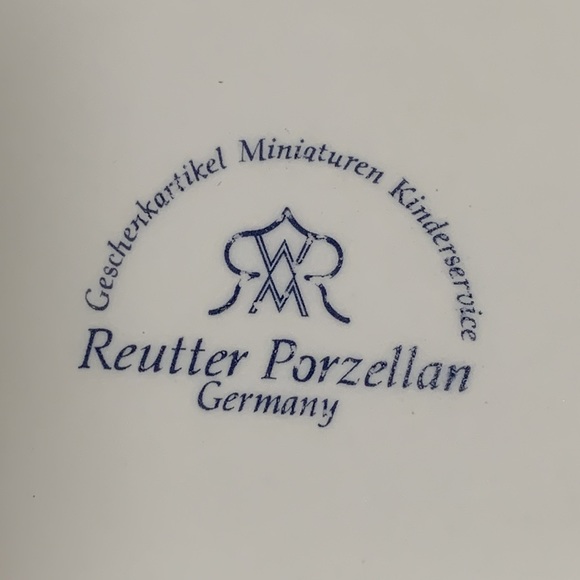 Miniature child/ dollhouse tea service set. Porcelain. From Germany - Picture 9 of 9